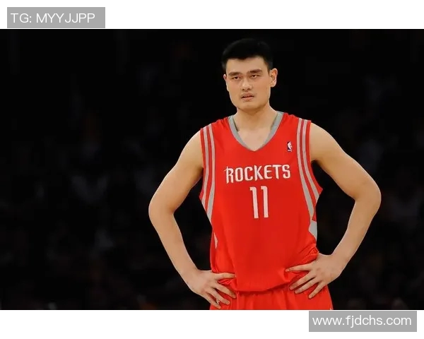 姚明与乔丹的传奇对决海报展现篮球巨星的辉煌瞬间与不朽魅力